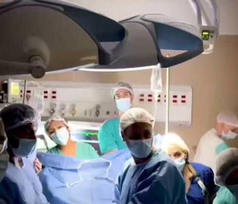 GARRAHAN: SE REALIZÓ POR PRIMERA VEZ LA PRIMERA TRANSFUSIÓN A UN BEBÉ EN EL VIENTRE DE SU MADRE 

